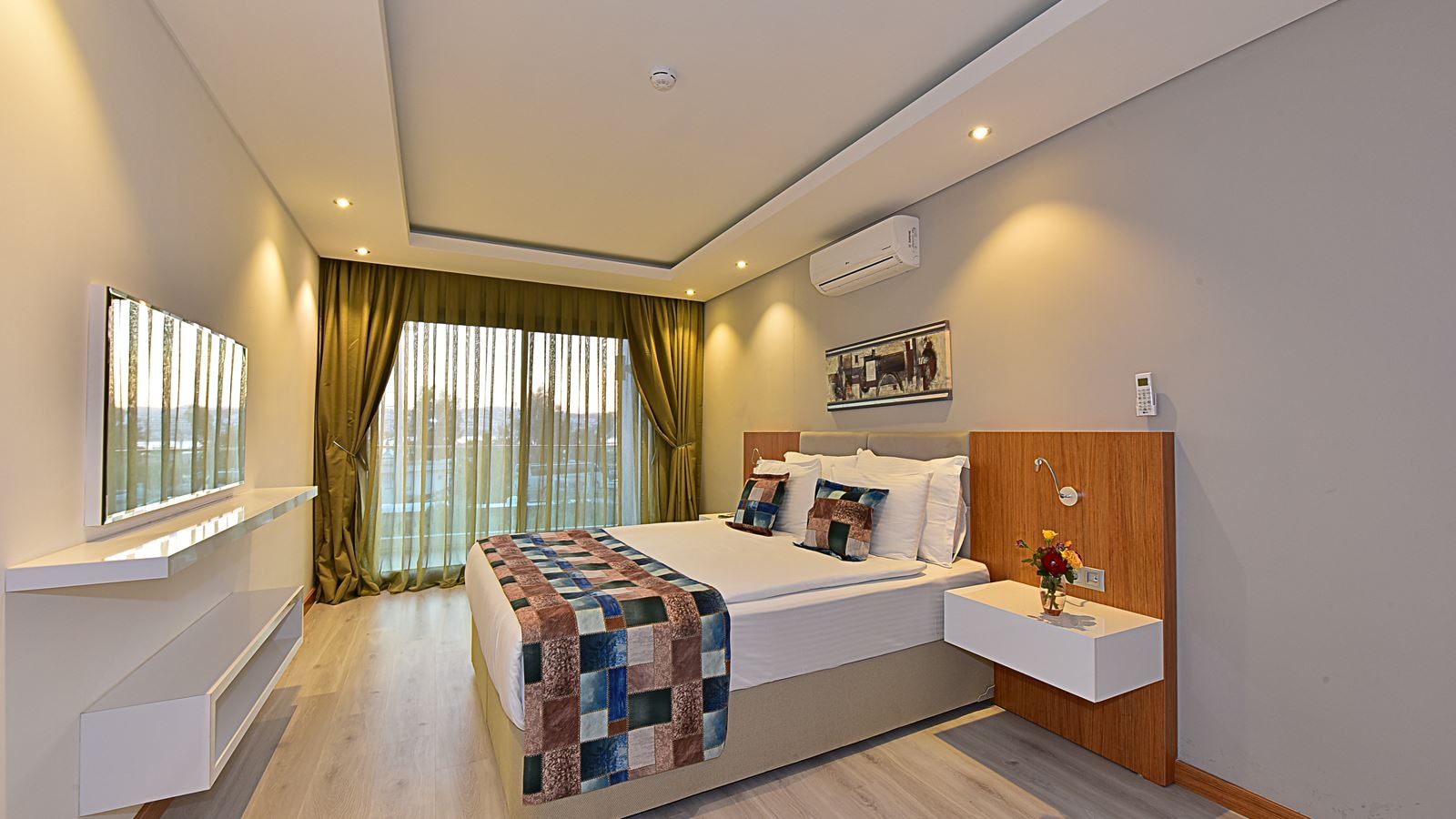 rooms-one-bedroom-apartmentgarden-or-pool-view