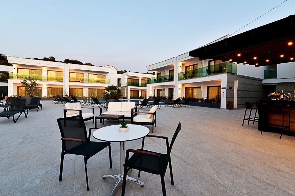 restaurants-restaurant