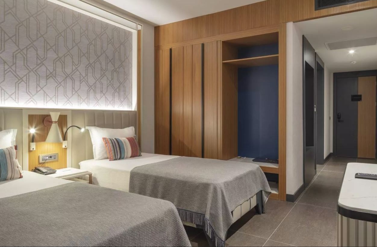 rooms-superior-swim-up-garden-view