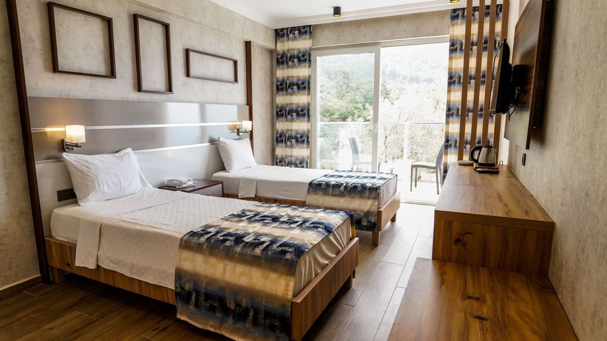 rooms-standard-room-sea-view-with-balcony