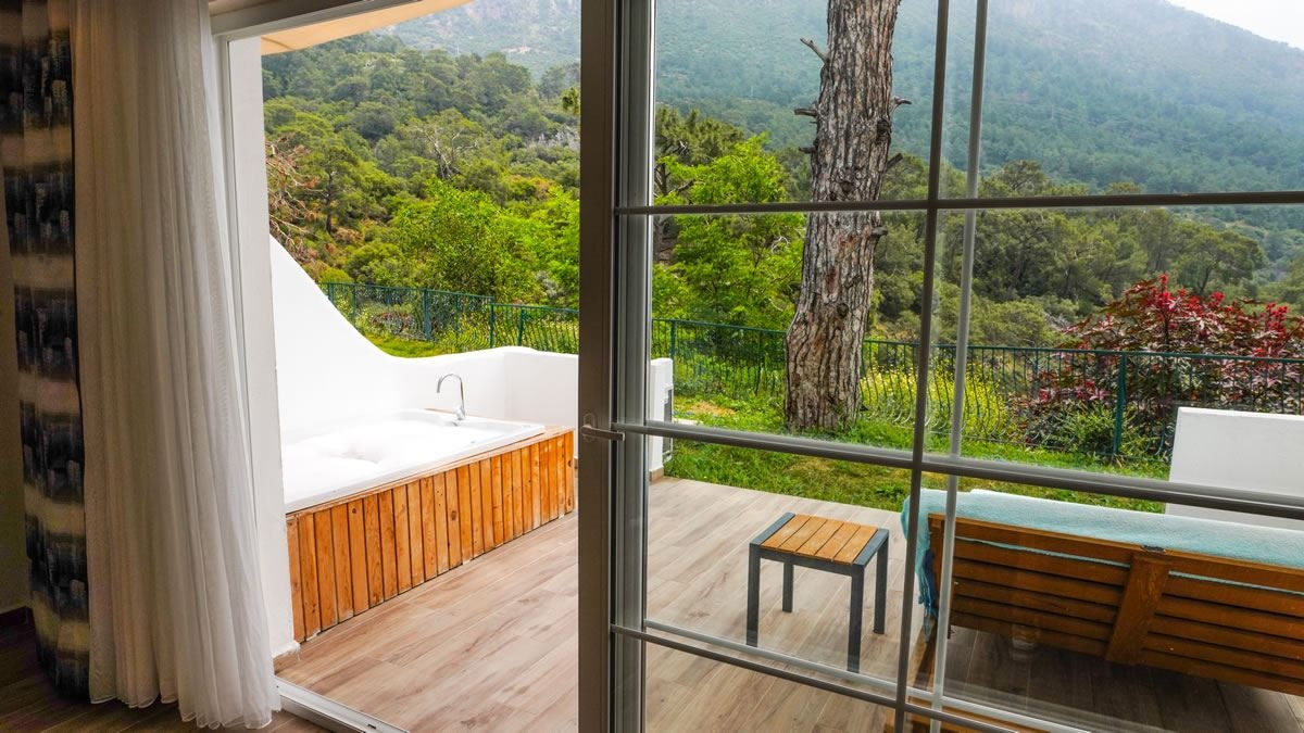 rooms-jakuzzi-room-sea-view