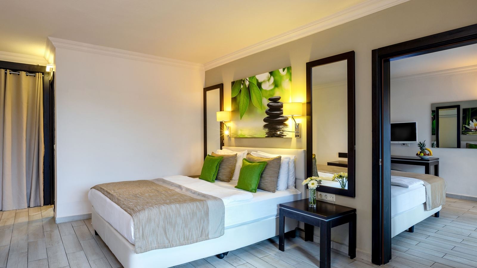 rooms-family-room-garden-view