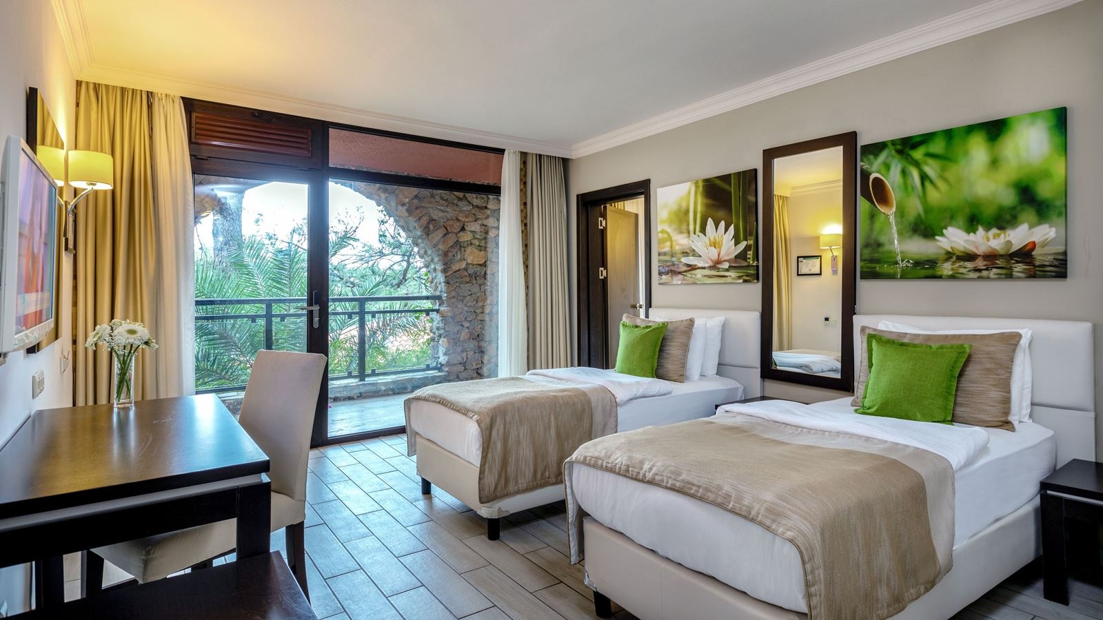 rooms-family-room-garden-view