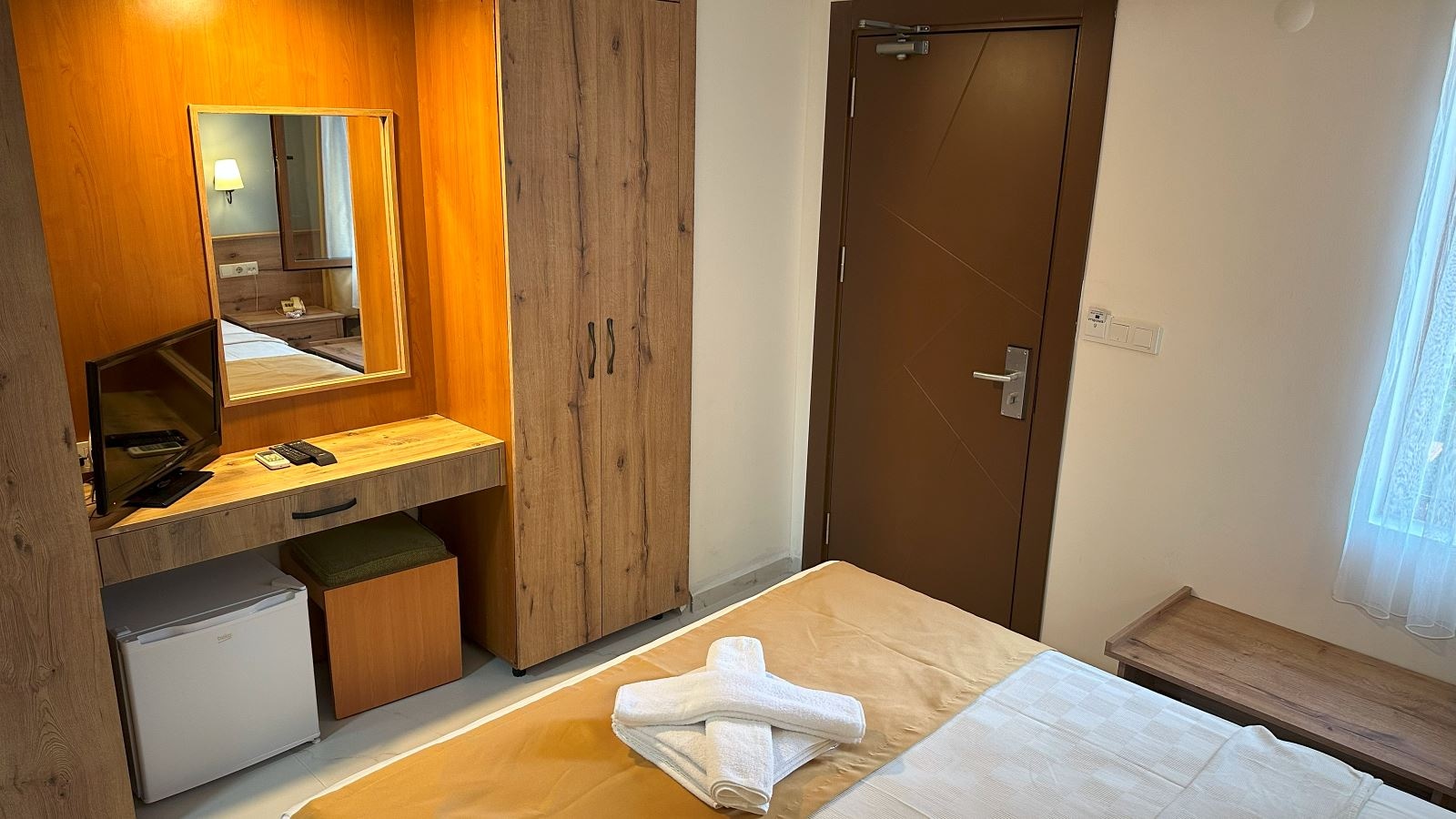 rooms-standard-room-with-balcony