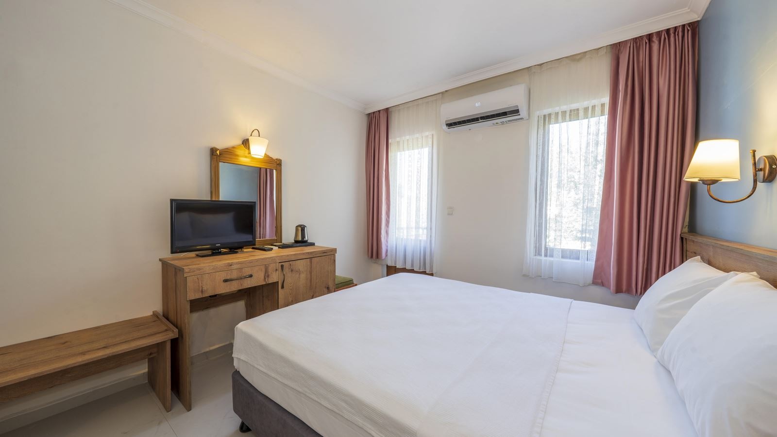 rooms-standard-room-with-balcony