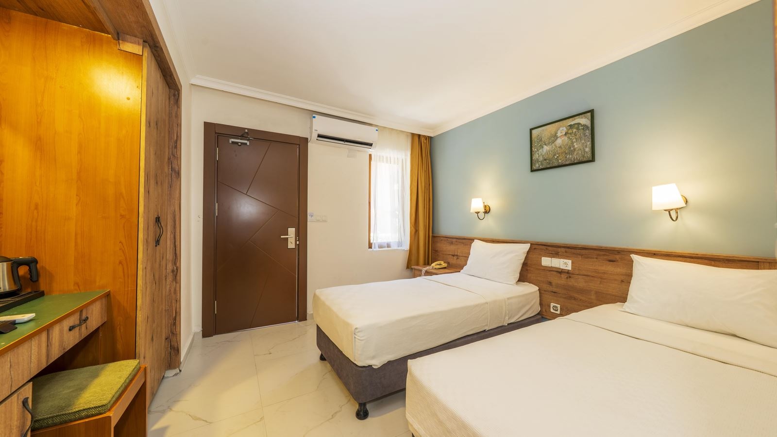 rooms-standard-room-with-balcony