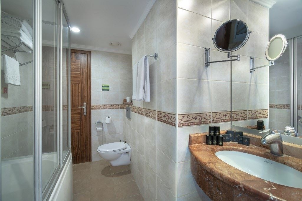 rooms-family-room-1-bedroom