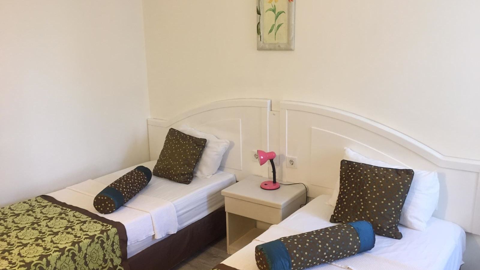 rooms-standard-room-with-balcony