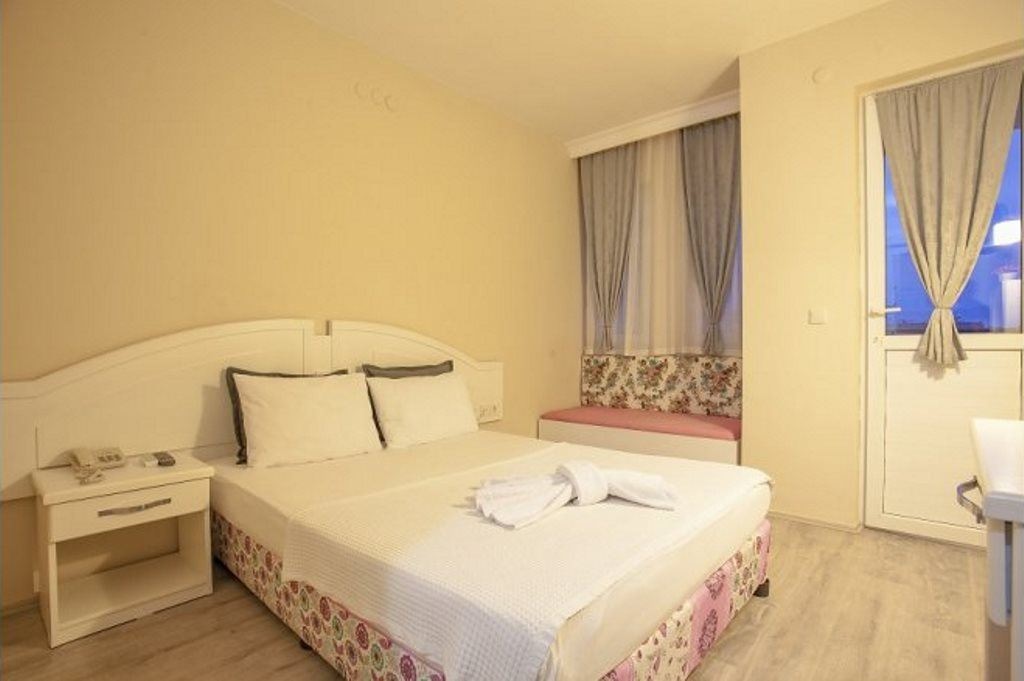 rooms-standard-room-with-balcony