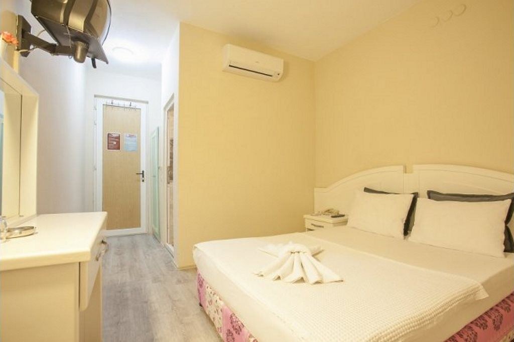 rooms-standard-room-with-balcony