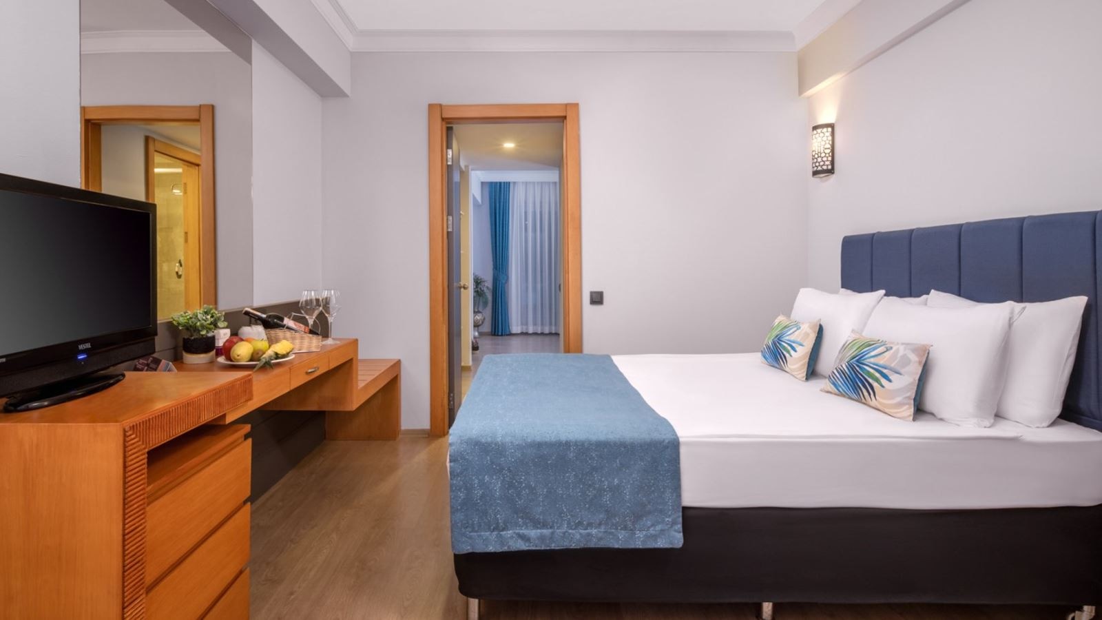 rooms-garden-family-room