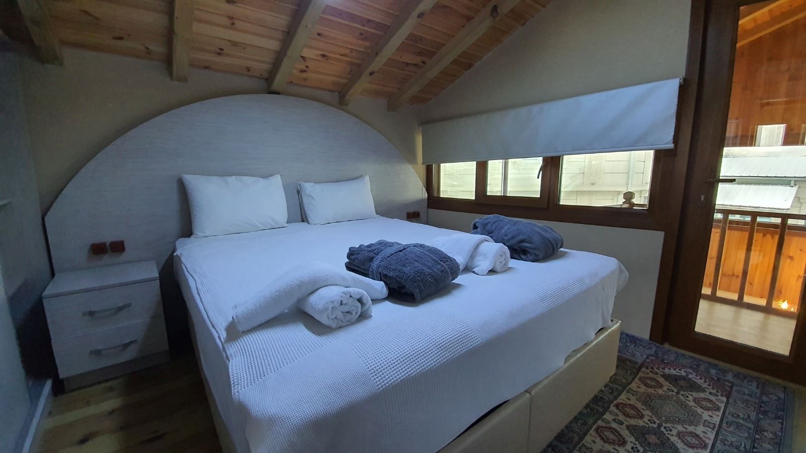 rooms-wooden-villa