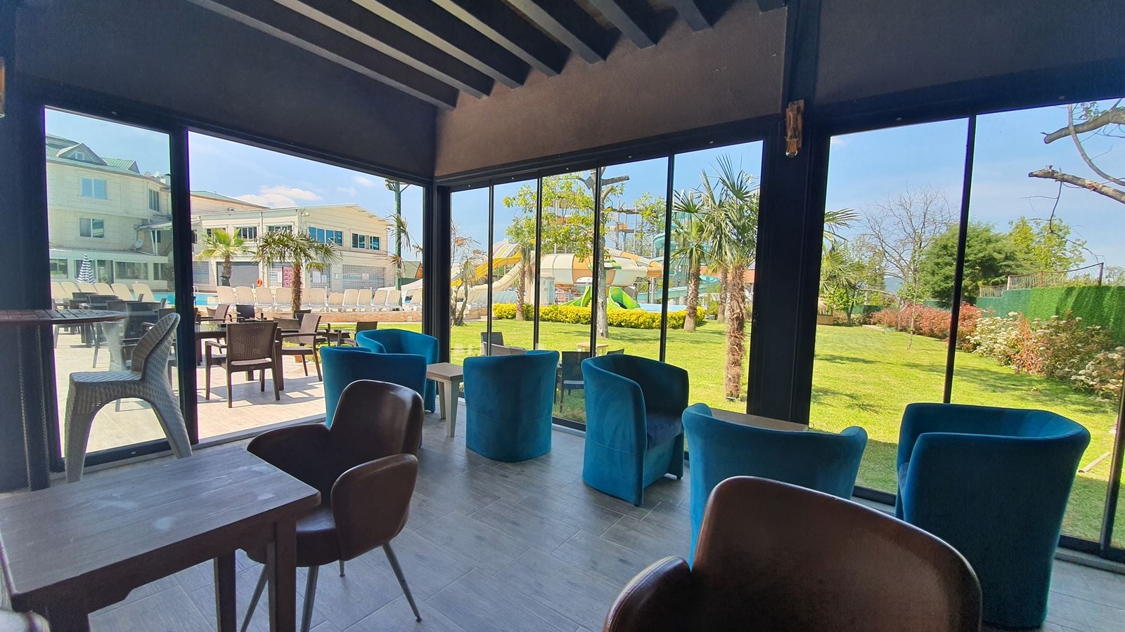 bars-locantha-lounge-bar