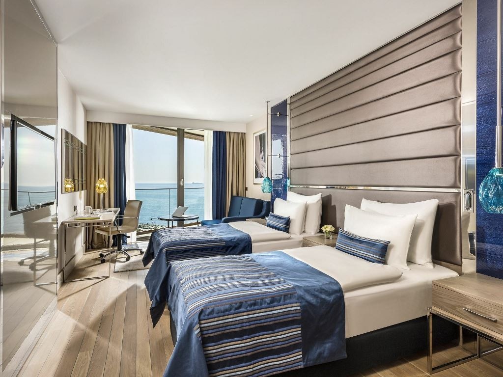 rooms-deluxe-sea-view-room