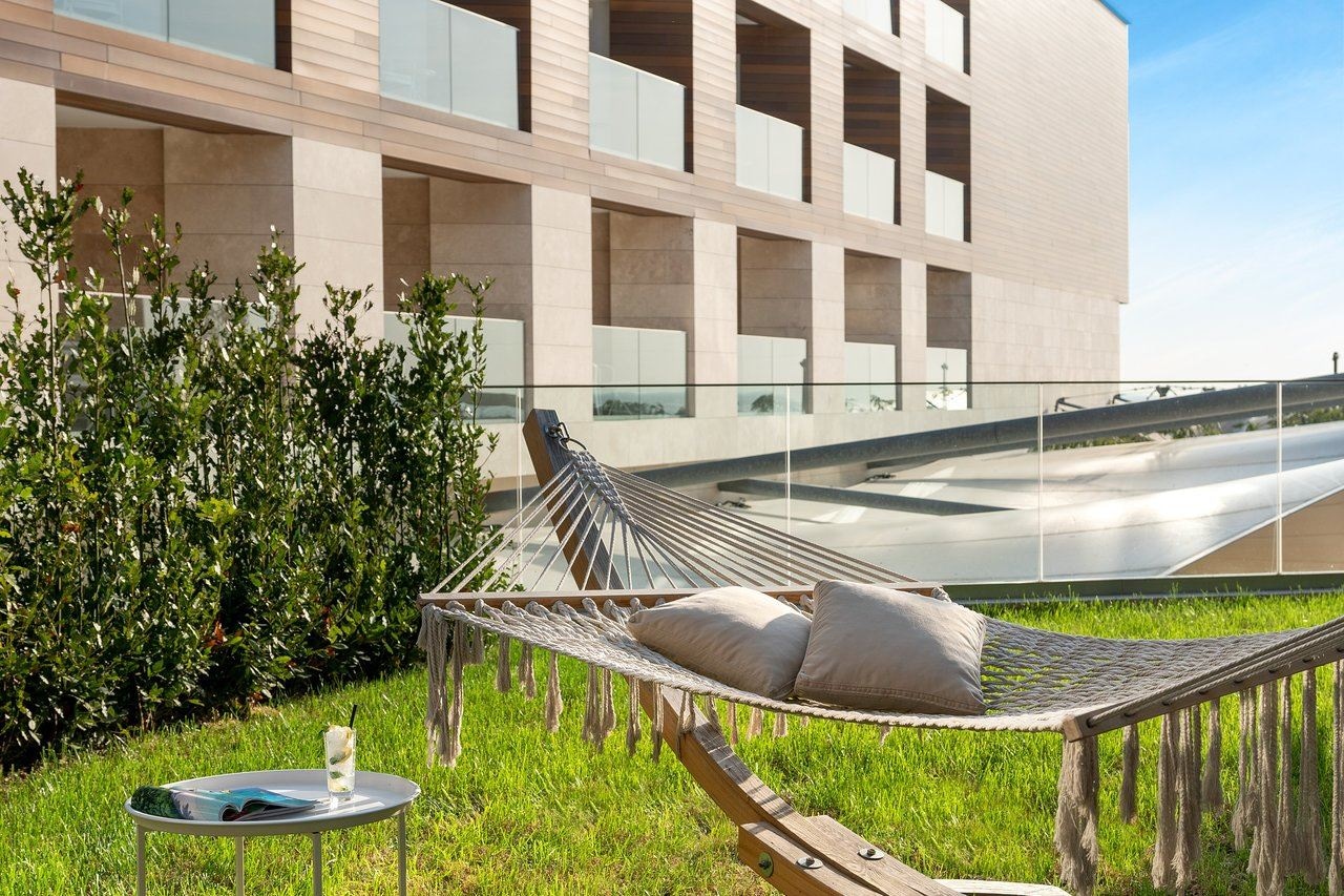 rooms-diplomat-suite-club-lounch