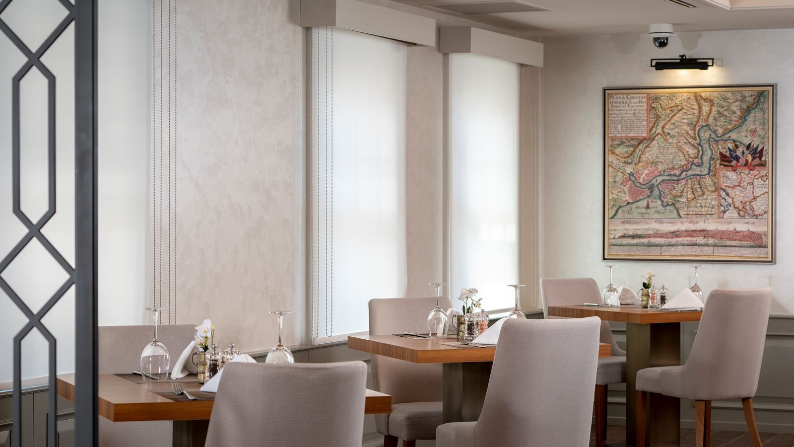 restaurants-restaurant