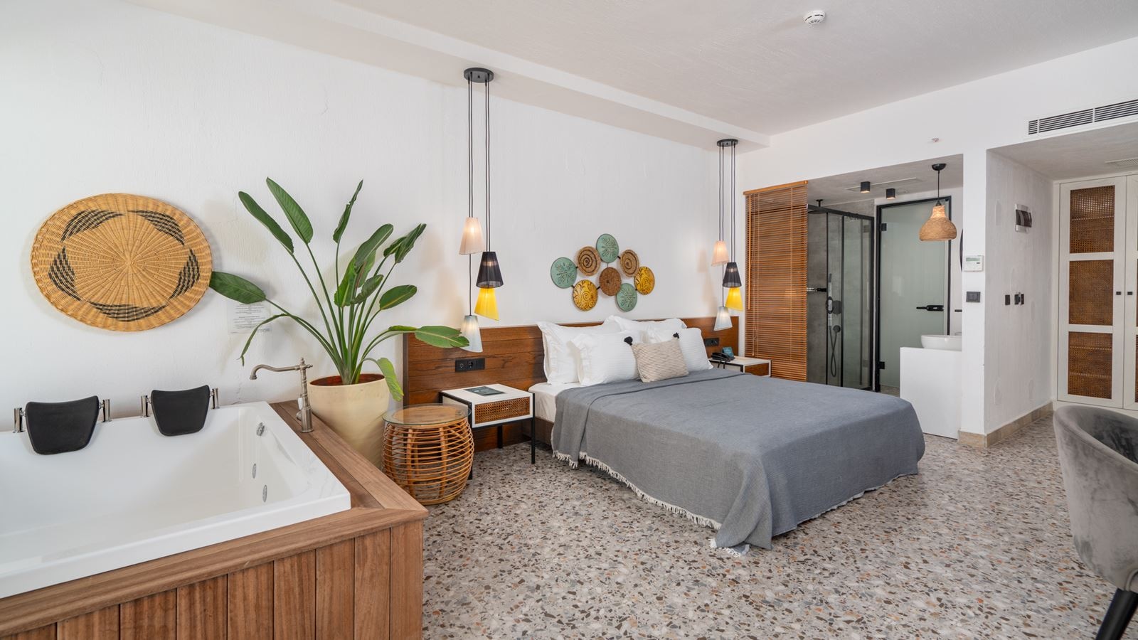 rooms-royal-honeymoon-room