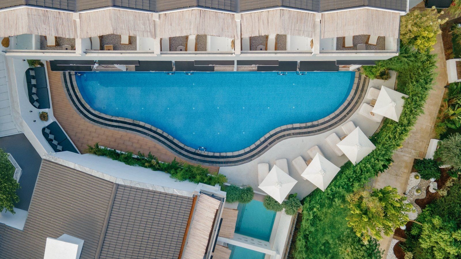 rooms-swim-up-room-with-sharing-pool