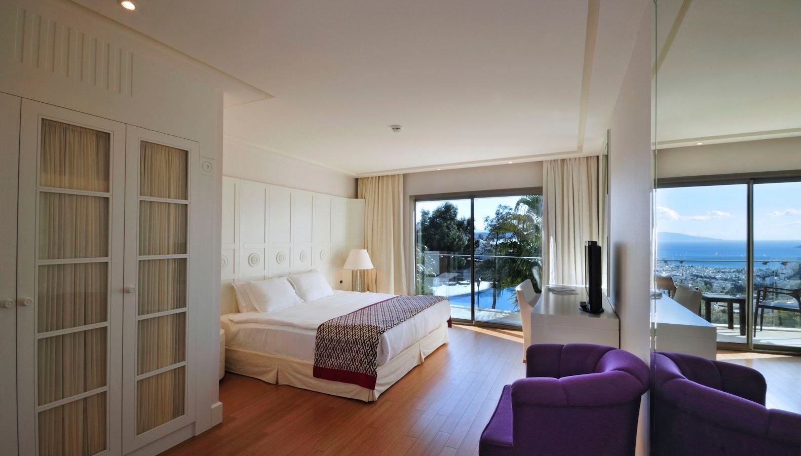 rooms-deluxe-room-garden-view