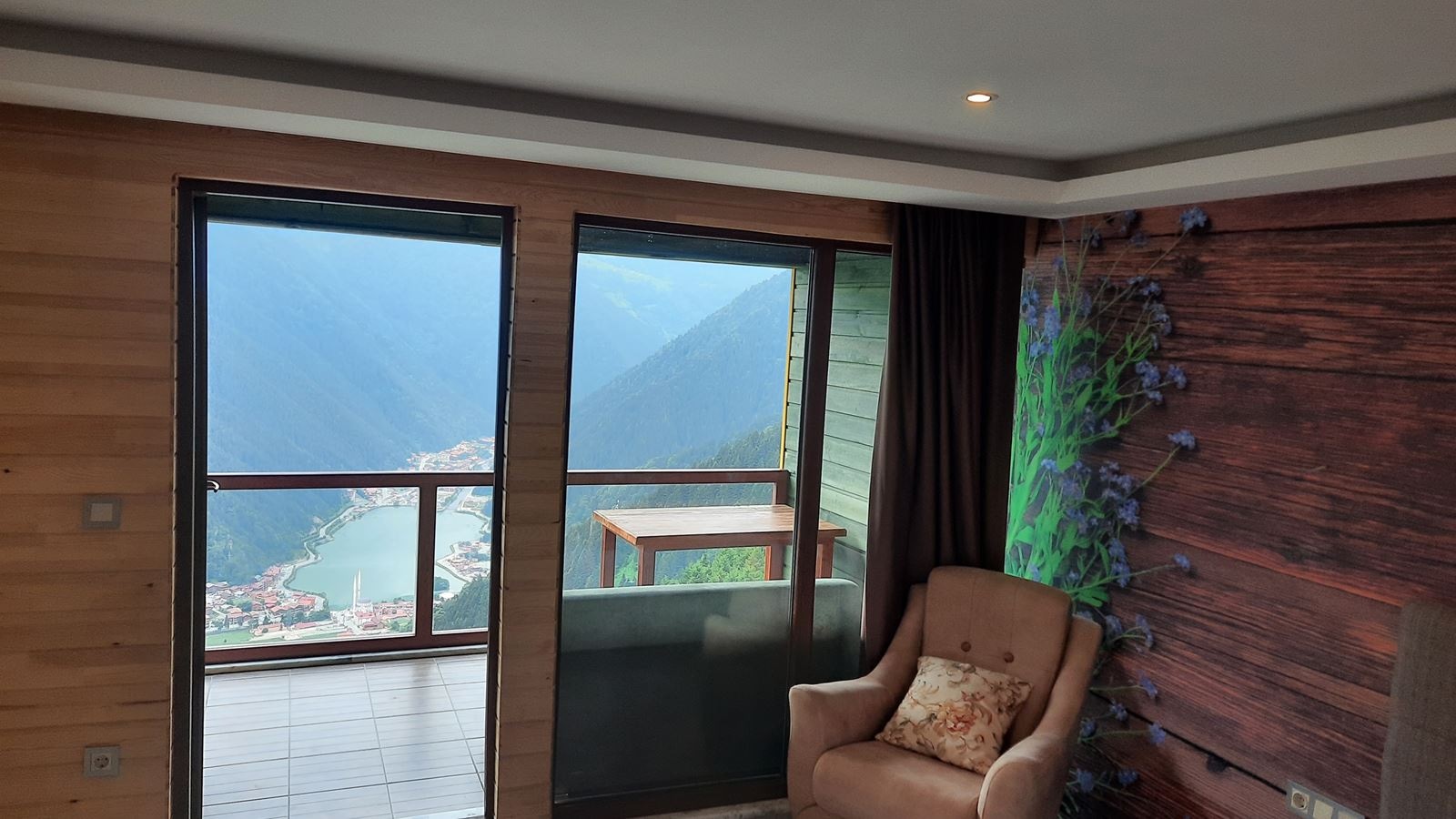 rooms-cift-kisilik-gol-manzarali-oda