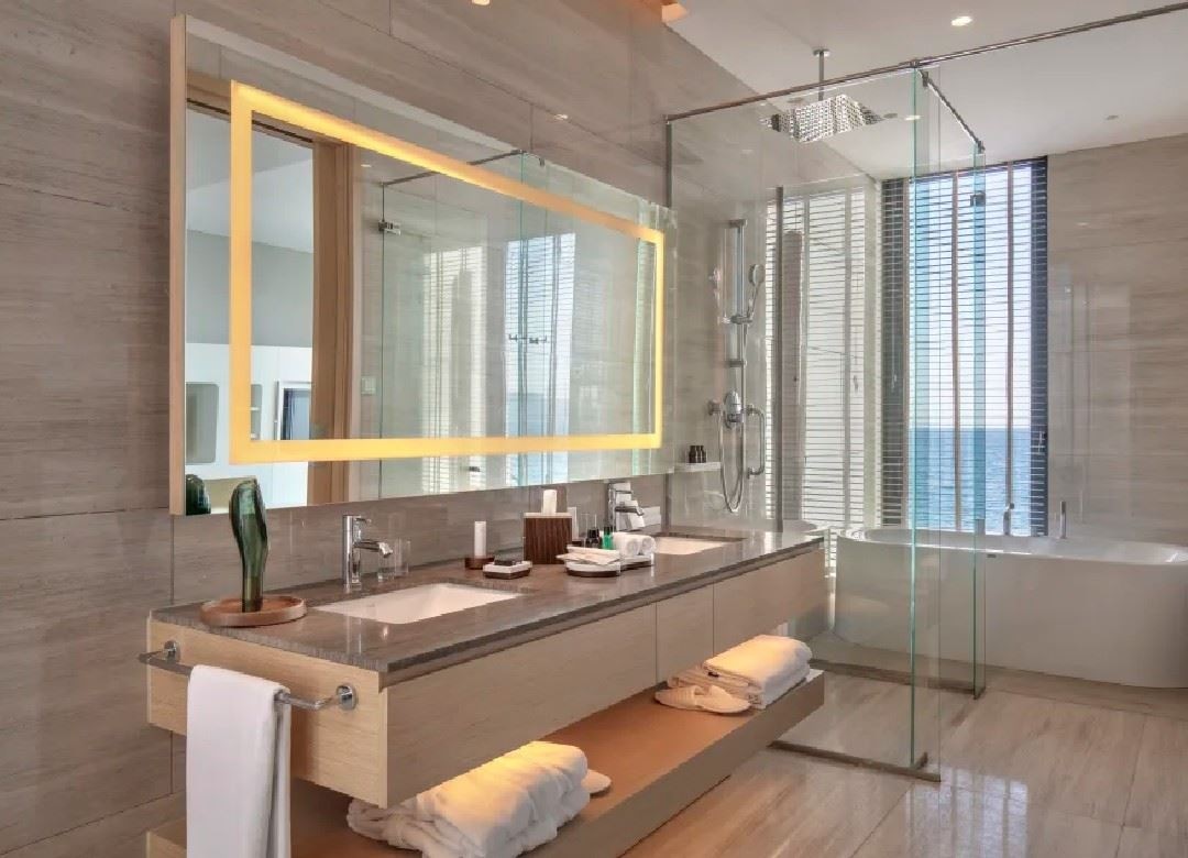 rooms-king-junior-suite-with-balcony--sea-view