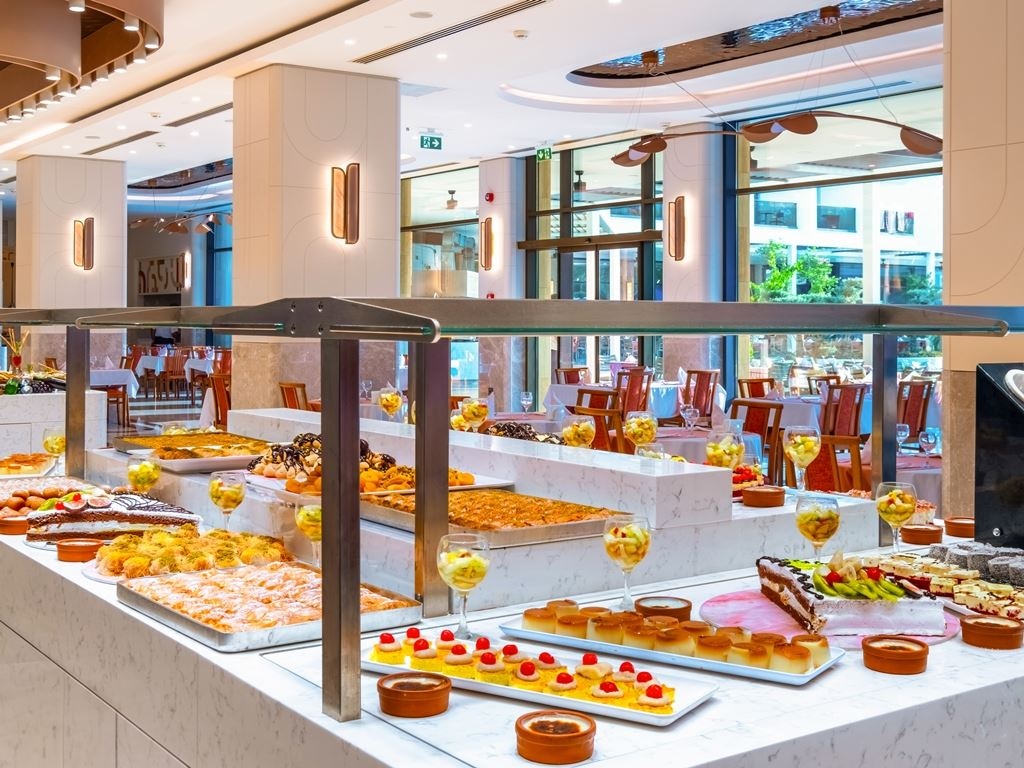 restaurants-aqua-hall