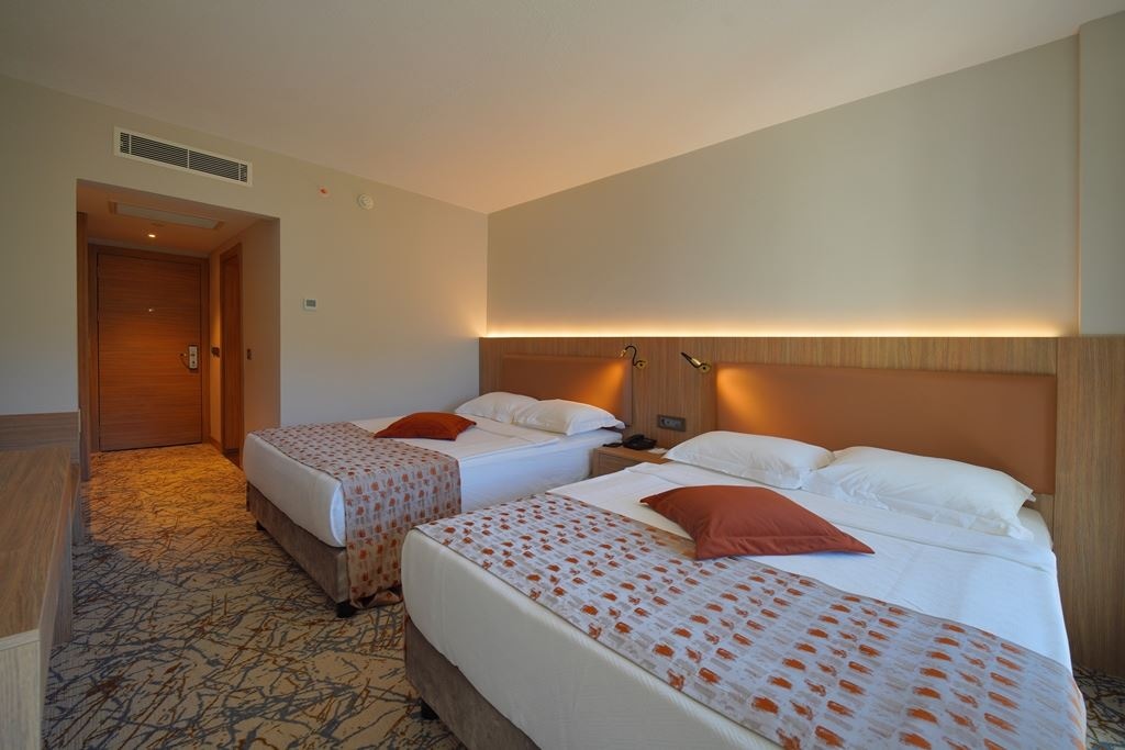 rooms-standard-room-land-view