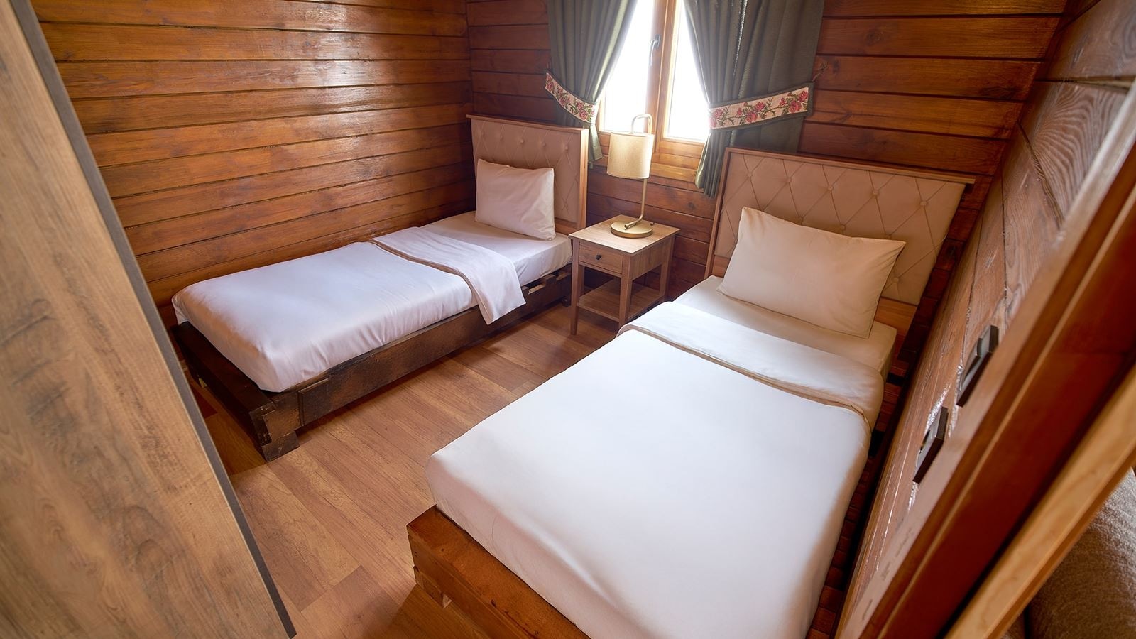 rooms-flora-bungalow-2+1