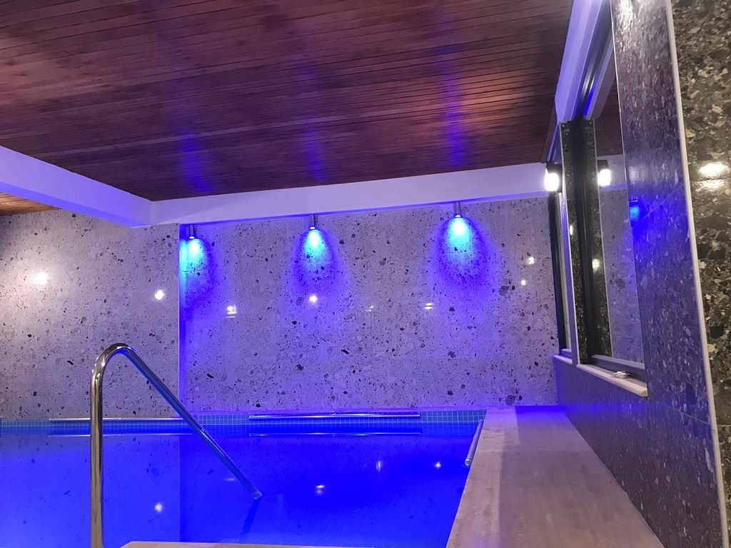 pools-indoor-pool