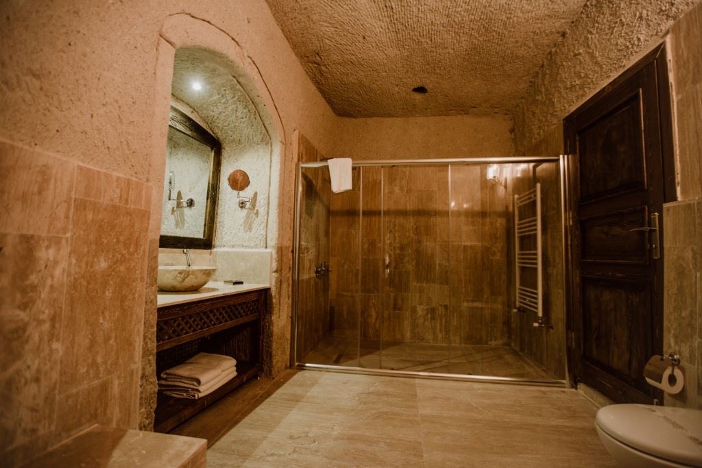 rooms-honeymoon-suite