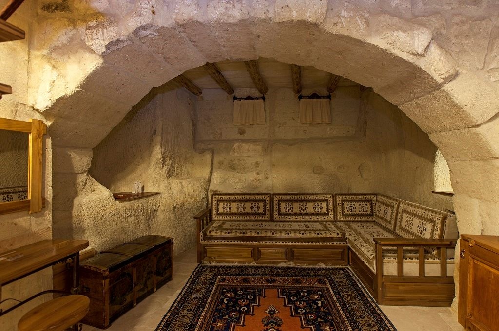 rooms-honeymoon-suite