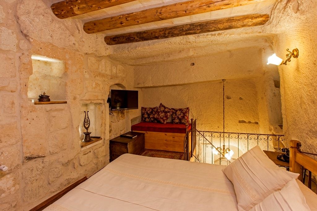 rooms-honeymoon-suite