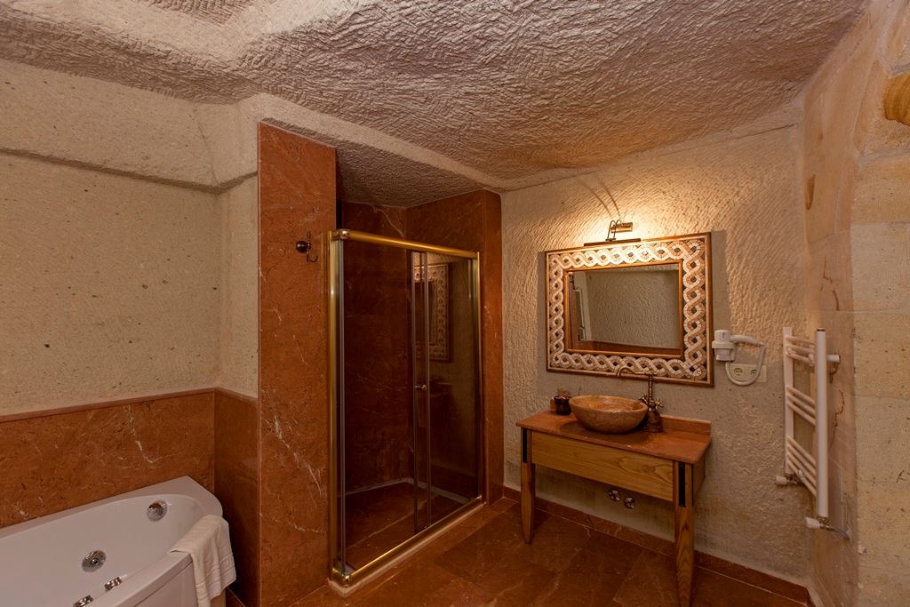 rooms-honeymoon-suite