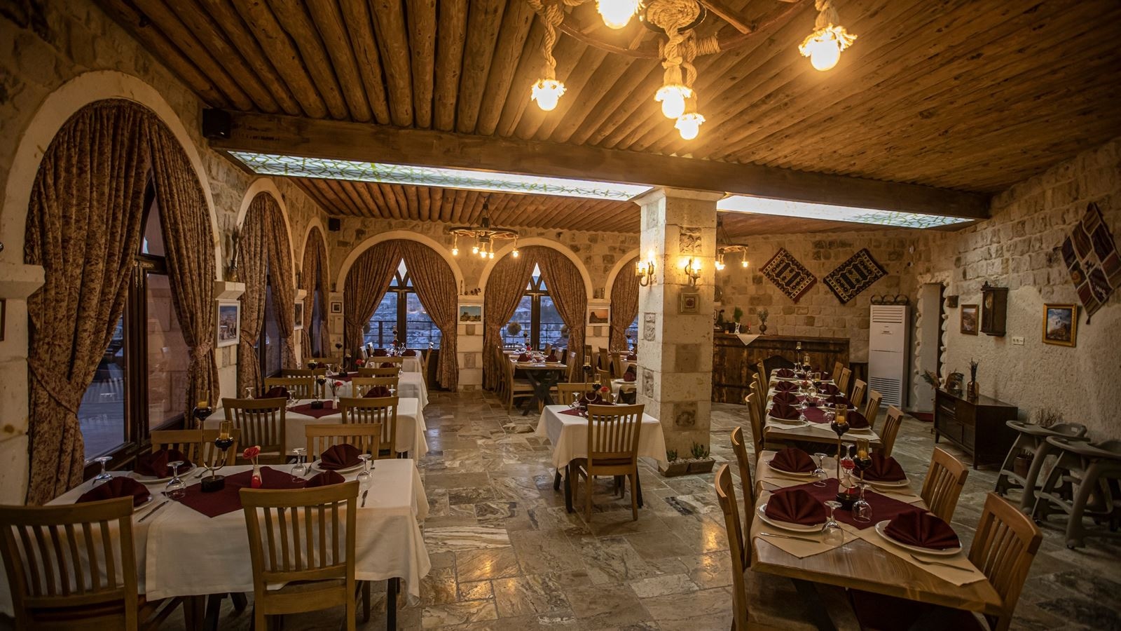 restaurants-restaurant