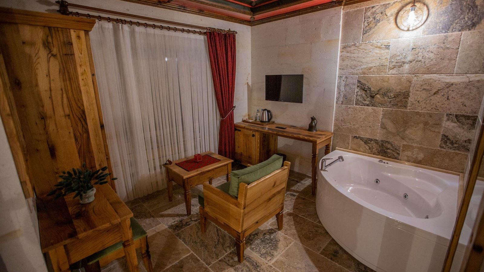 rooms-deluxe-stone-suit