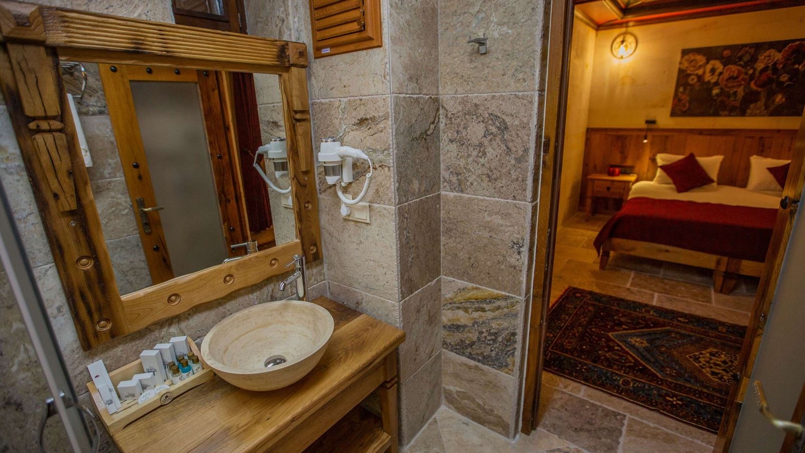 rooms-deluxe-stone-suit