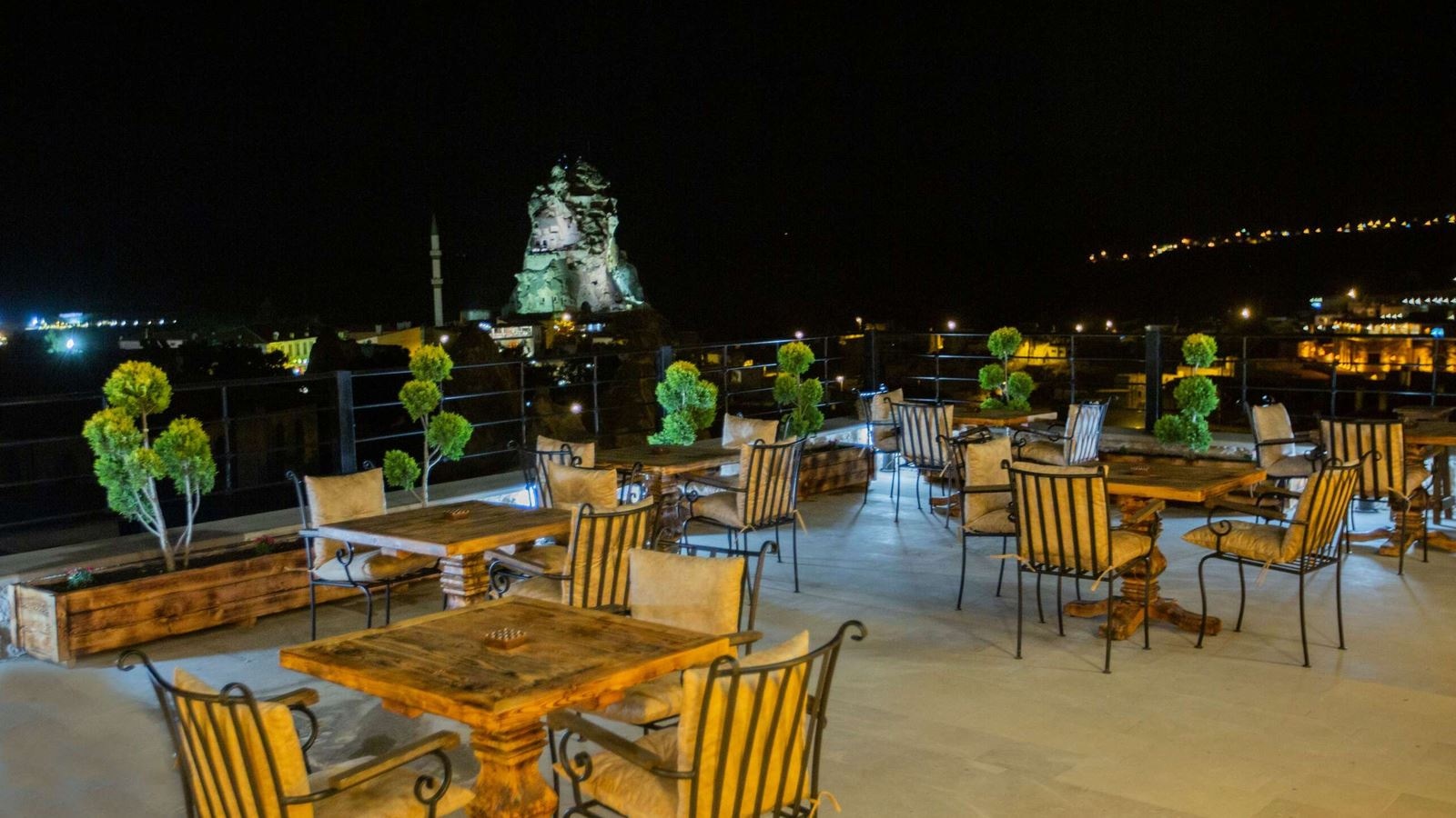 restaurants-restaurant