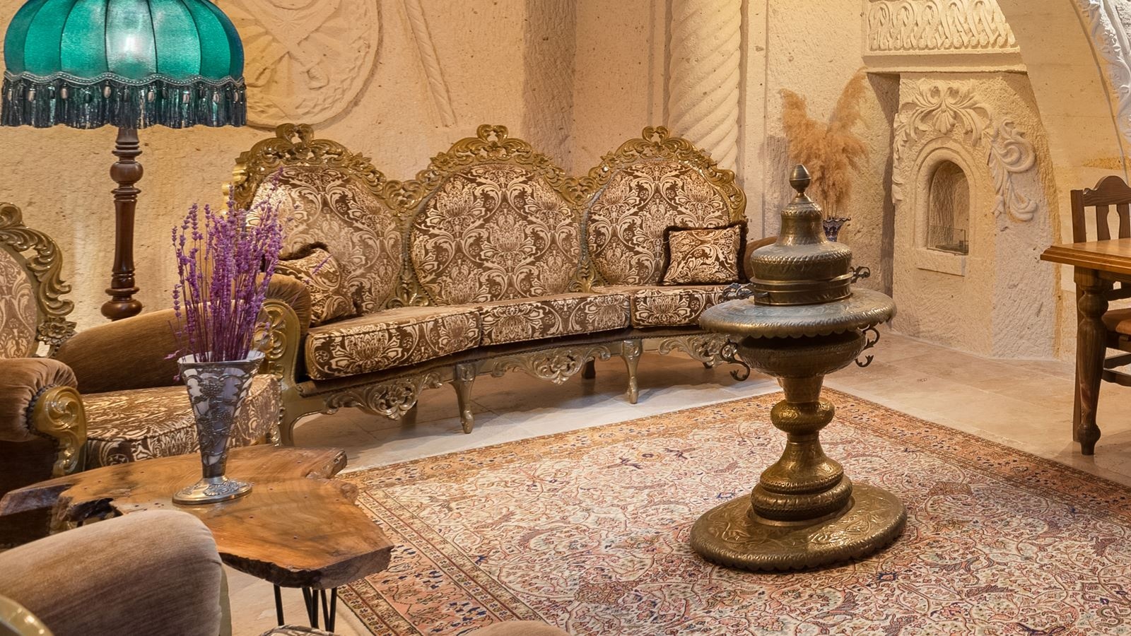 rooms-deluxe-king-suite