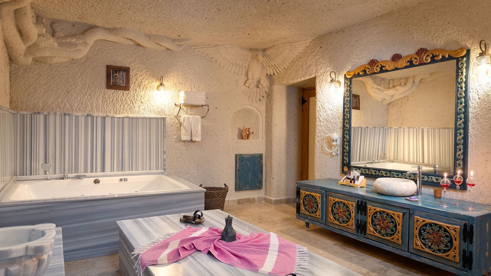 rooms-deluxe-king-suite