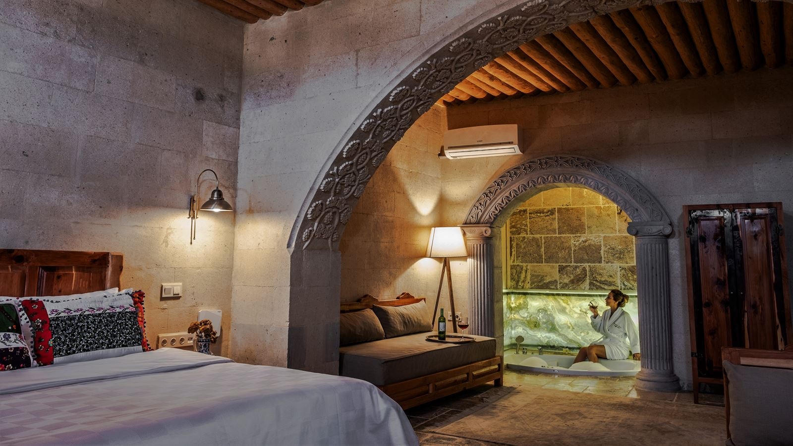 rooms-suite-with-turkish-bath