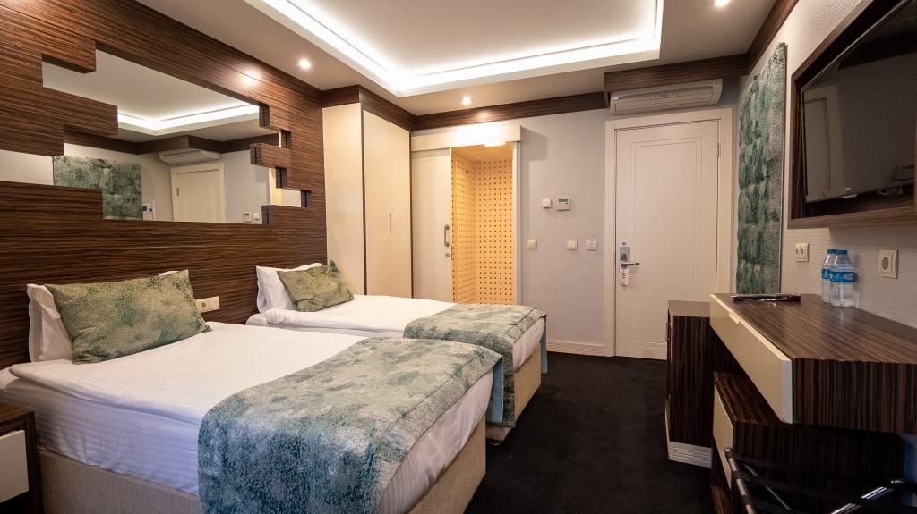 rooms-standard-double-room