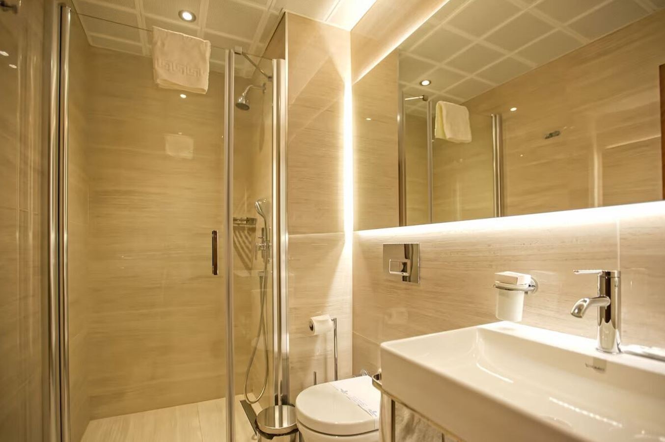 rooms-standard-double-room