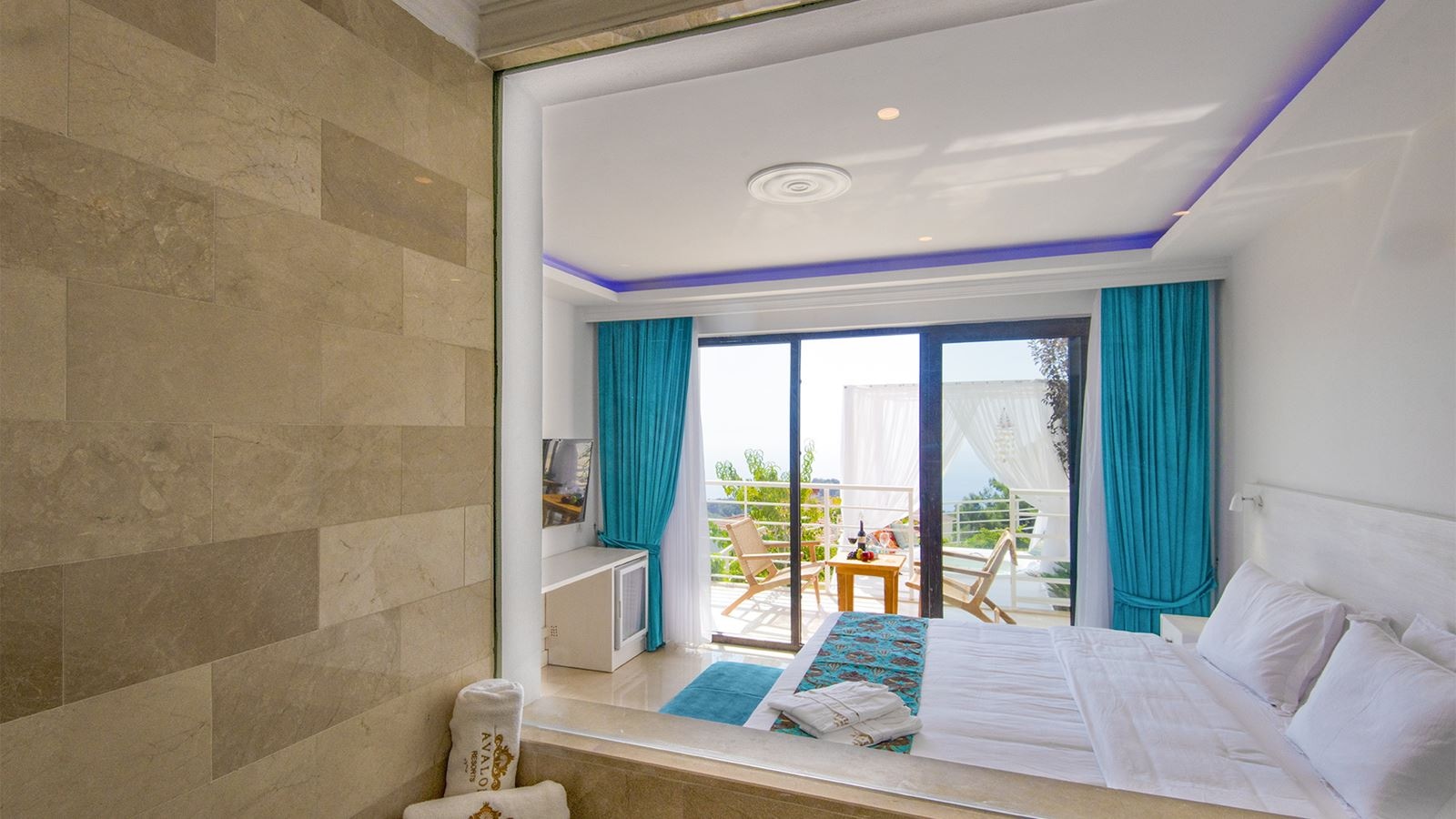 rooms-honeymoon-suite