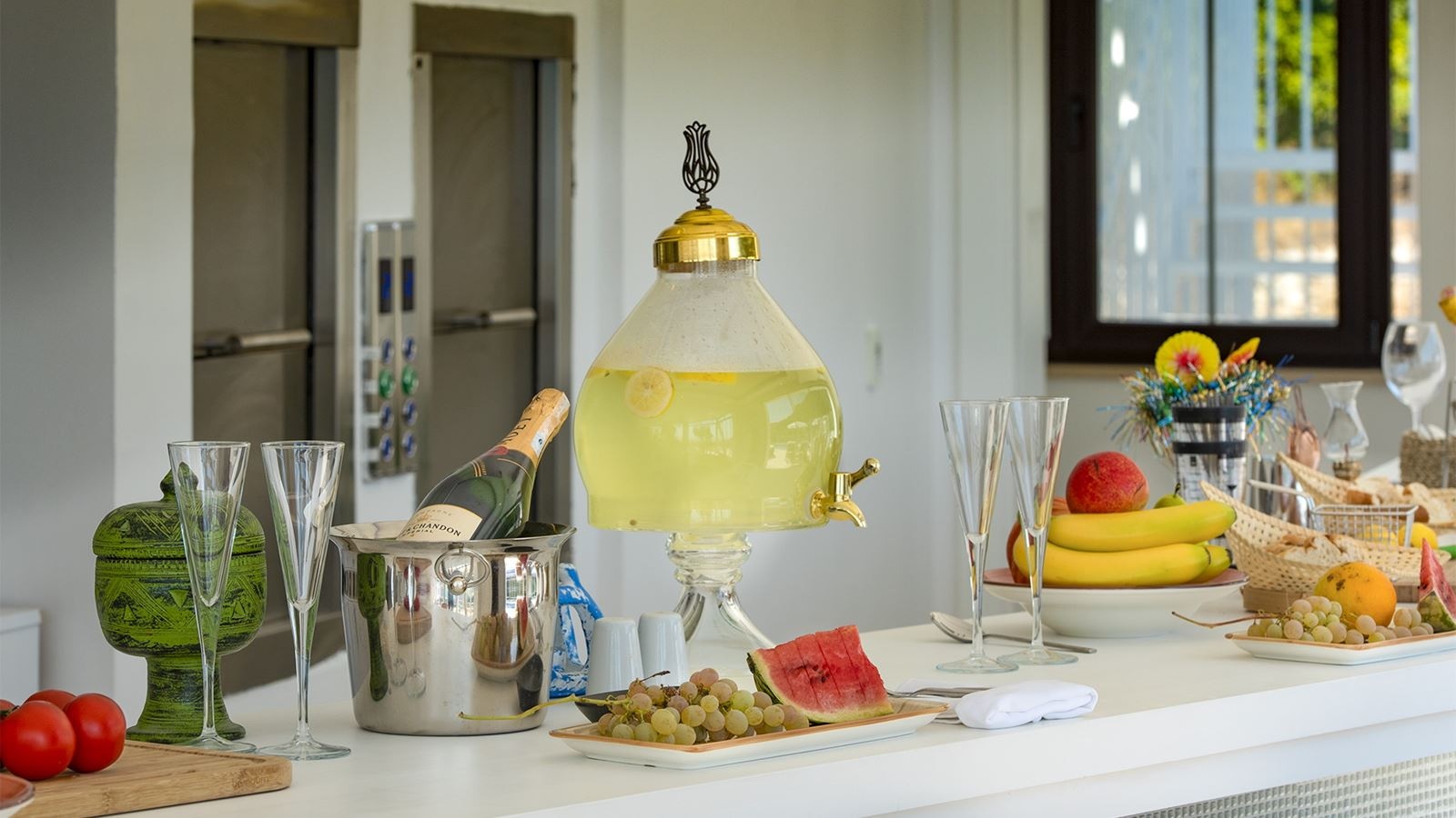 bars-at-the-poolside