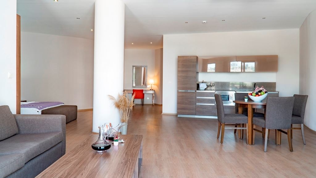 rooms-standart-room-land-view