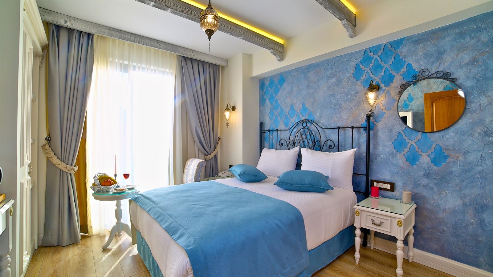 rooms-deluxe-room-sea-view