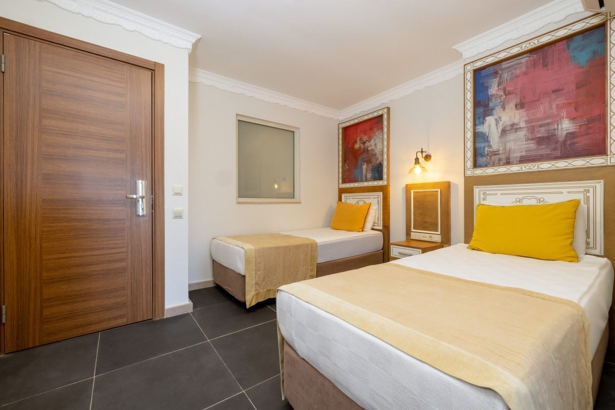 rooms-family-large-room