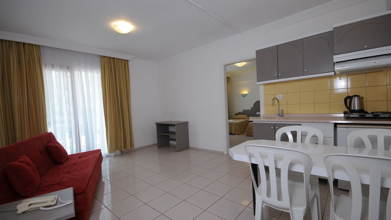 rooms-apartmen-1-bedroom-road-view