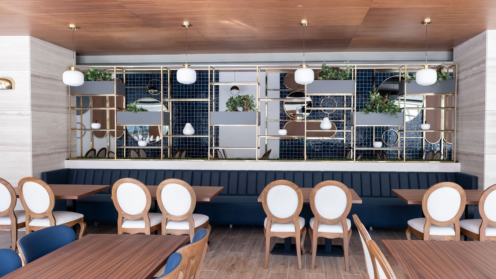 restaurants-restaurant