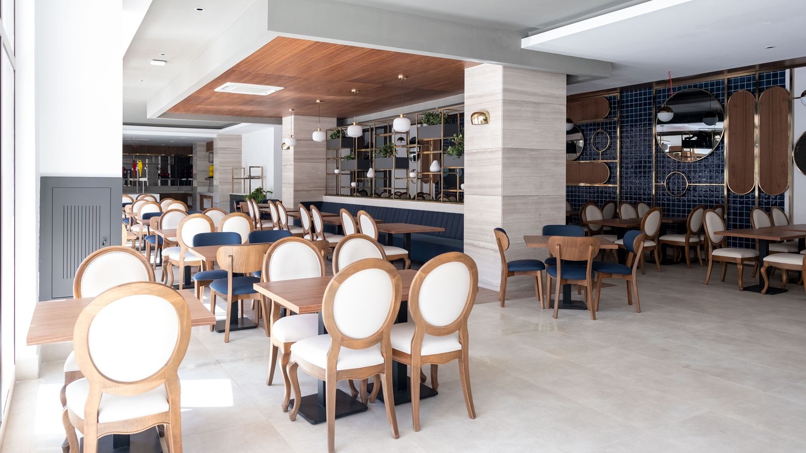 restaurants-restaurant